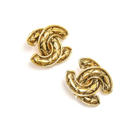 Vintage CHANEL CC LOGO Gold Tone 12 MM Single Stud 